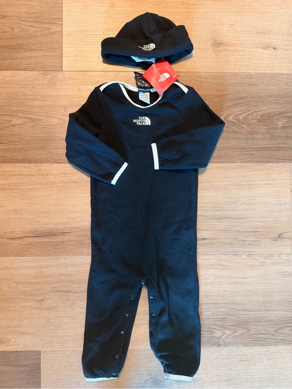 The North Face Kids Black Fleece One-Piece Romper set 12-18